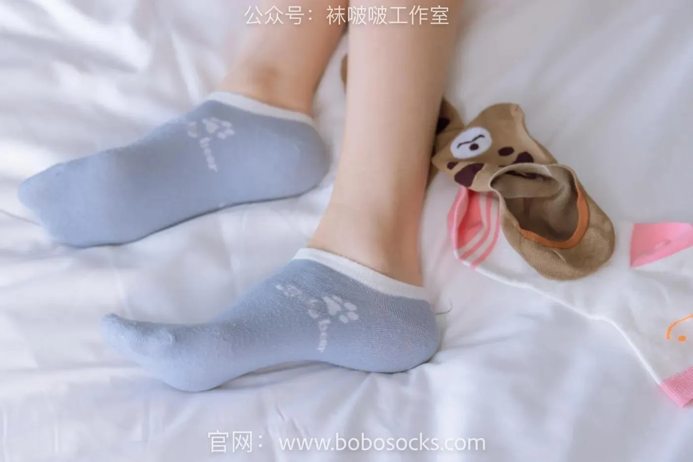 [BoBoSocks袜啵啵]NO.127 稚予-麦昆板鞋、两双自然穿旧棉袜、裸足 [139P]插图4